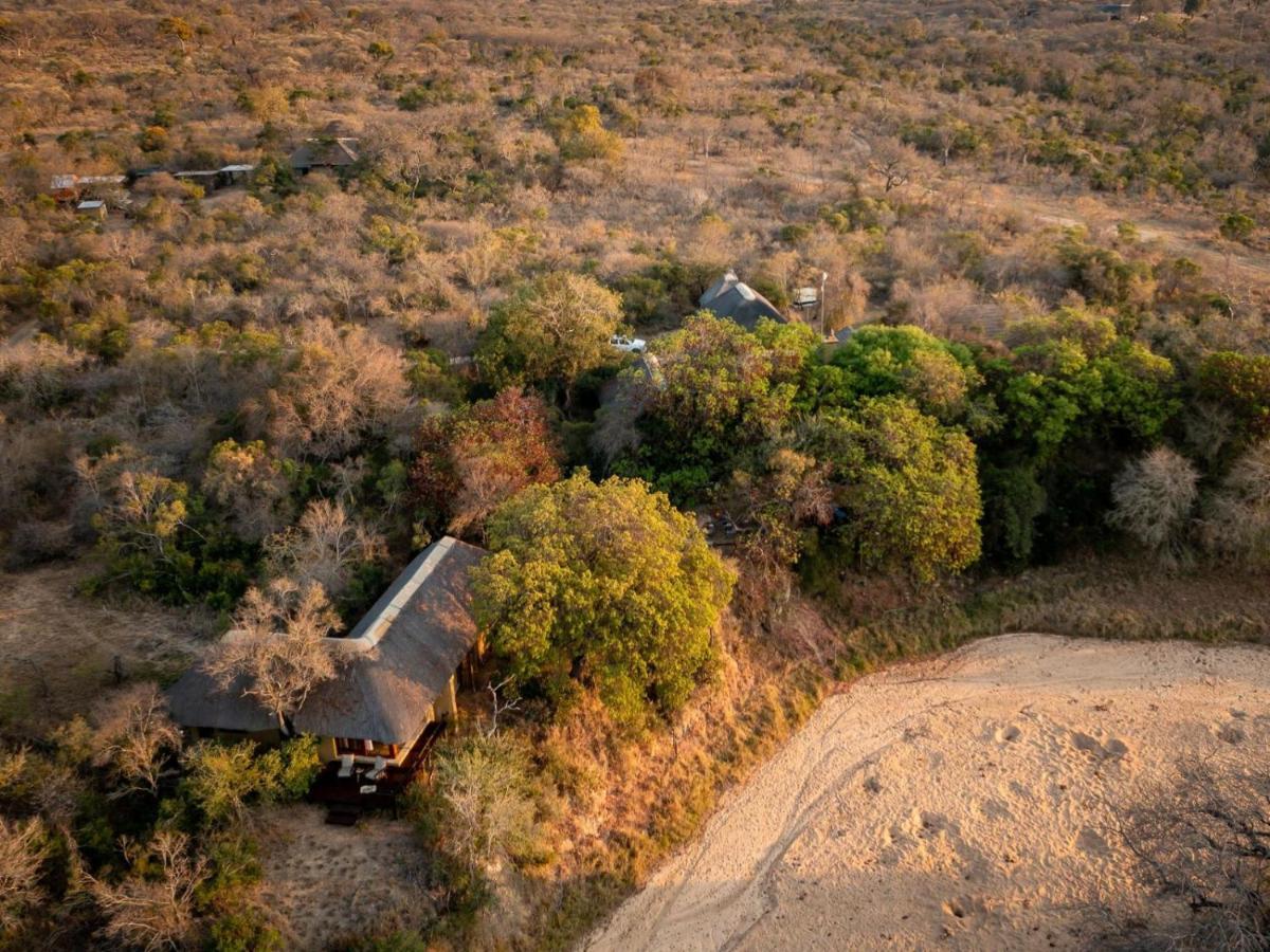 Shimungwe Lodge, Thornybush Game Reserve フッドスプルイト エクステリア 写真