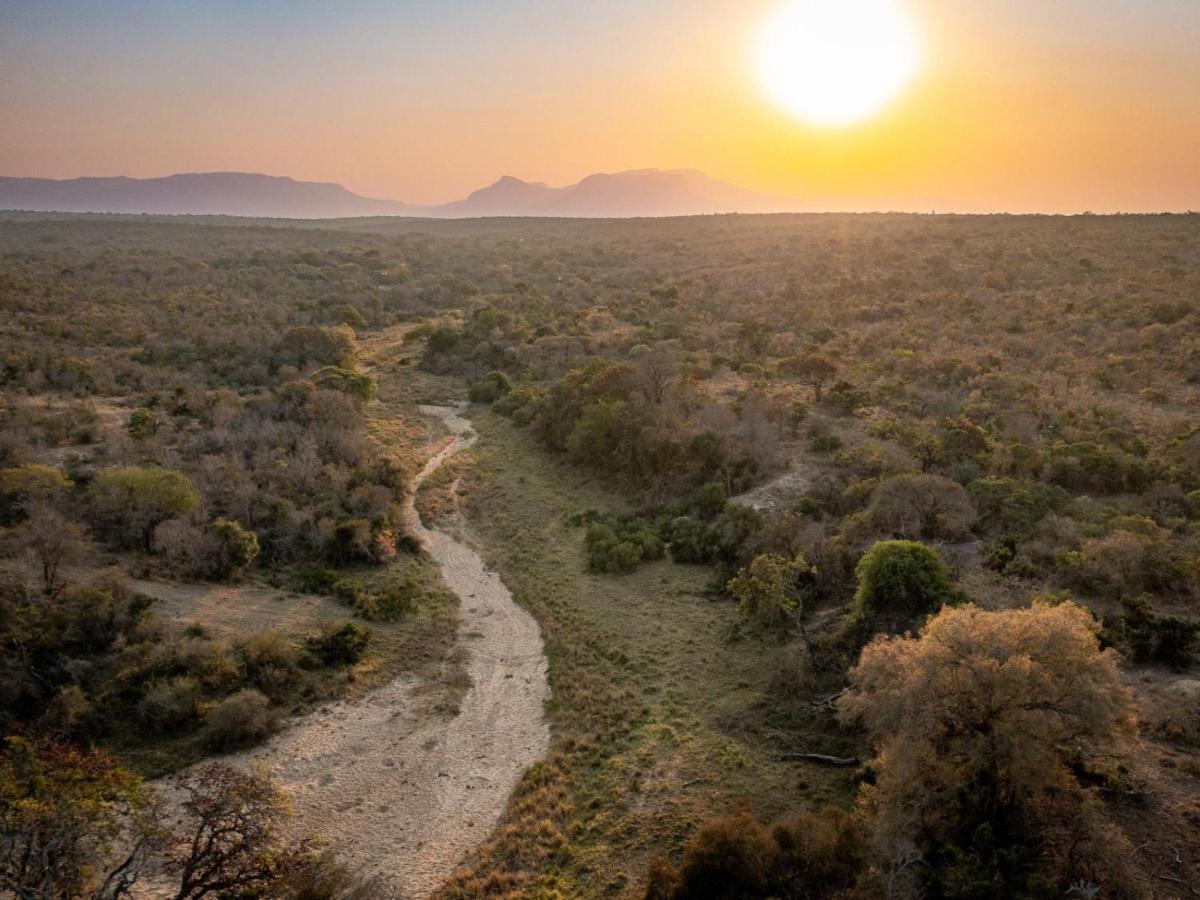 Shimungwe Lodge, Thornybush Game Reserve フッドスプルイト エクステリア 写真